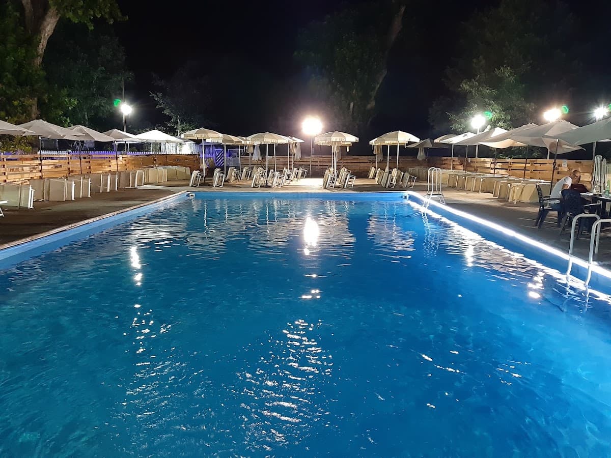 Summer Village Piscina photo