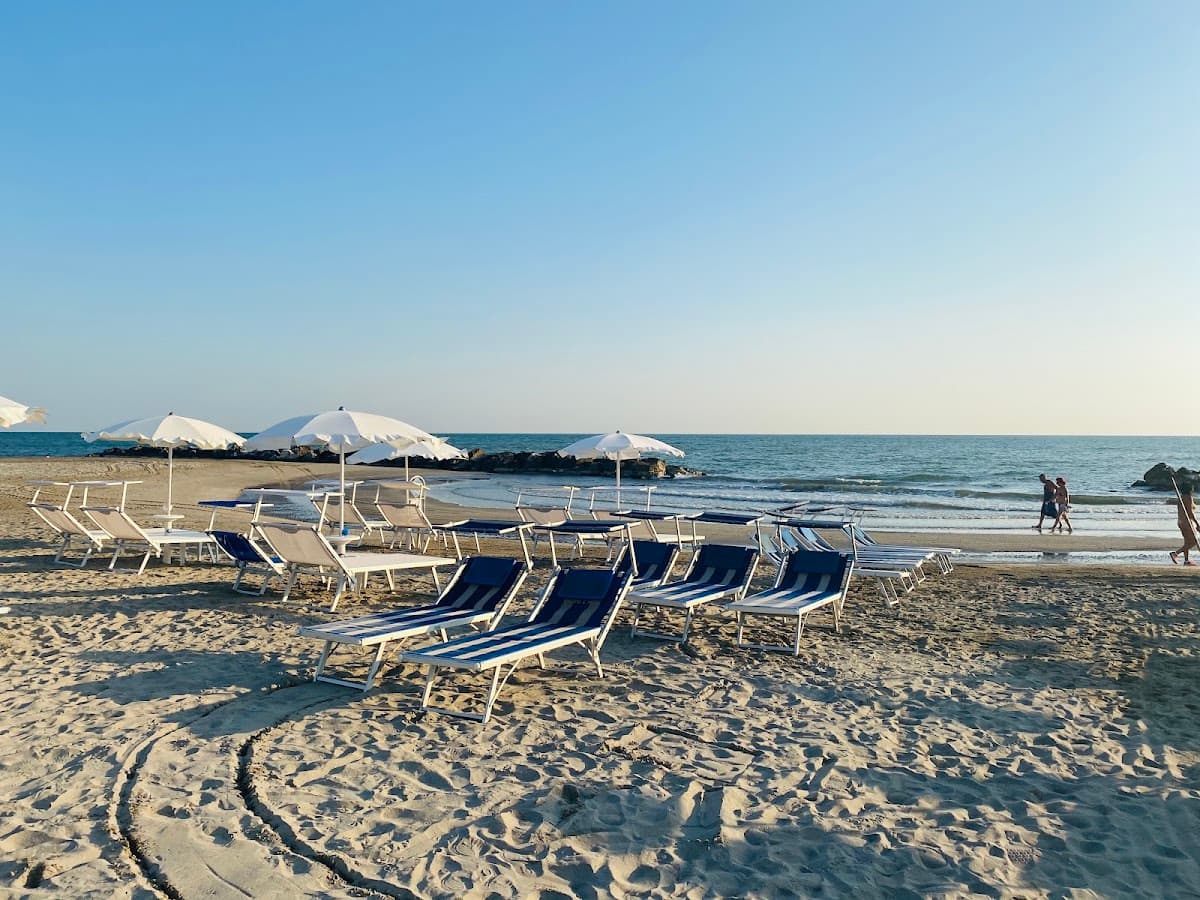 Spiaggia I Gabbiani Zona 18 photo